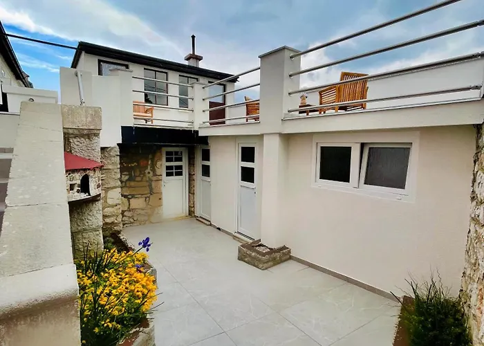 Villa Infinity - Authentic Croatian Escape